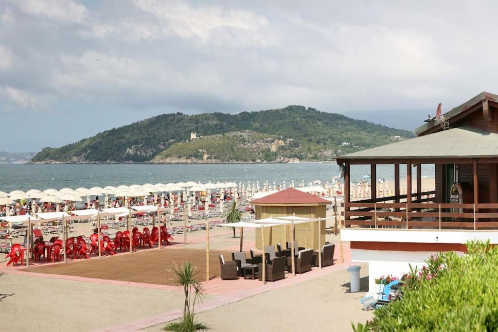 민투르노 Girasole A Due Passi Dal Mare 아파트 외부 사진